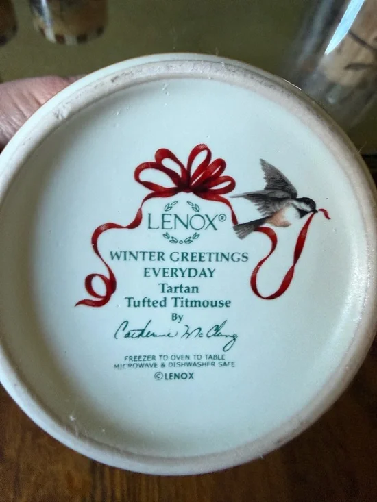 Set of 4 Decorative Ceramic Mugs from the Lenox Winter Greetings Collection - Picture 4 of 10